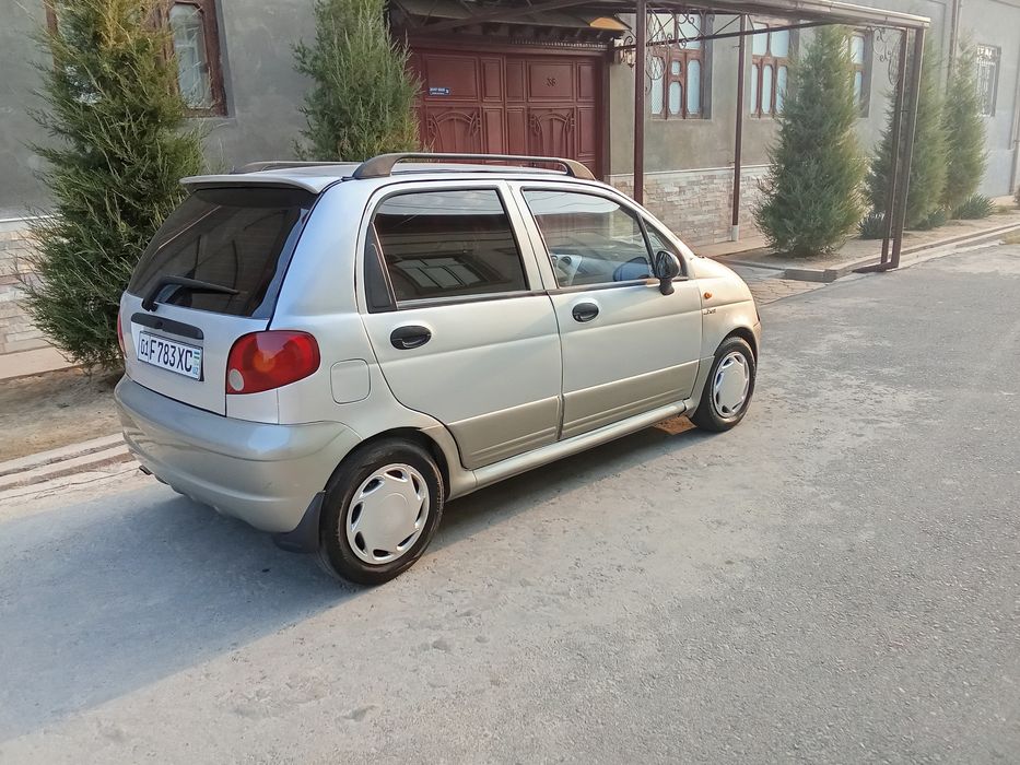 Moshina sotiladi faqat naxtka