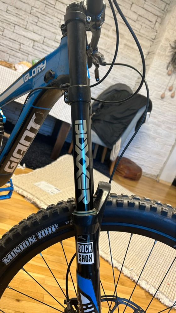 Шок Rockshox vivid r2c и вилка Rockshox Boxxer Charger