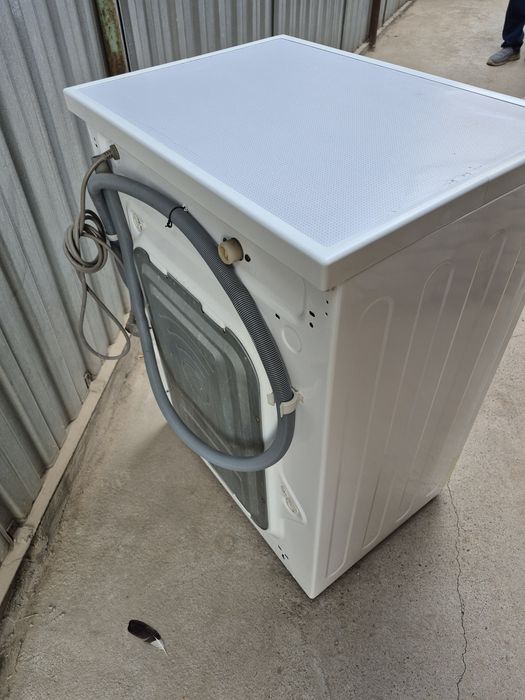 Продам Автомат Lg 5 кг в отличном состоянии.