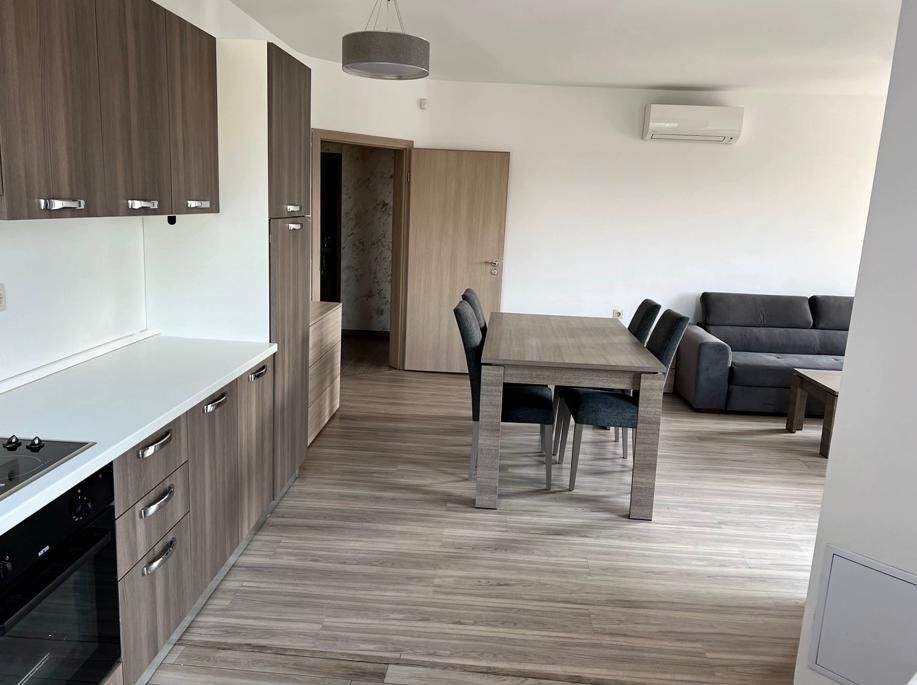 Дава се под наем Тристаен апартамент в Пловдив, Мараша - 100 кв.м за 765 € - Снимка #1