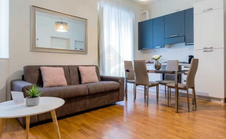 Дава се под наем Тристаен апартамент в Пловдив, Център - 71 кв.м за 178.5 € - Снимка #2