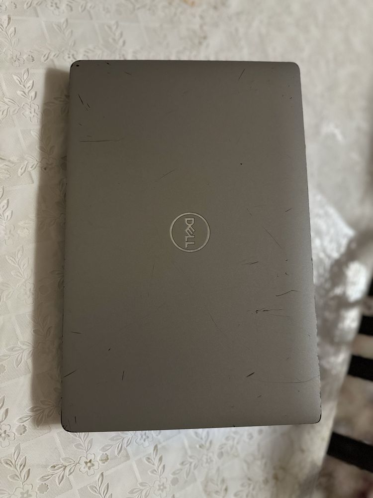 MacBook Pro / Dell