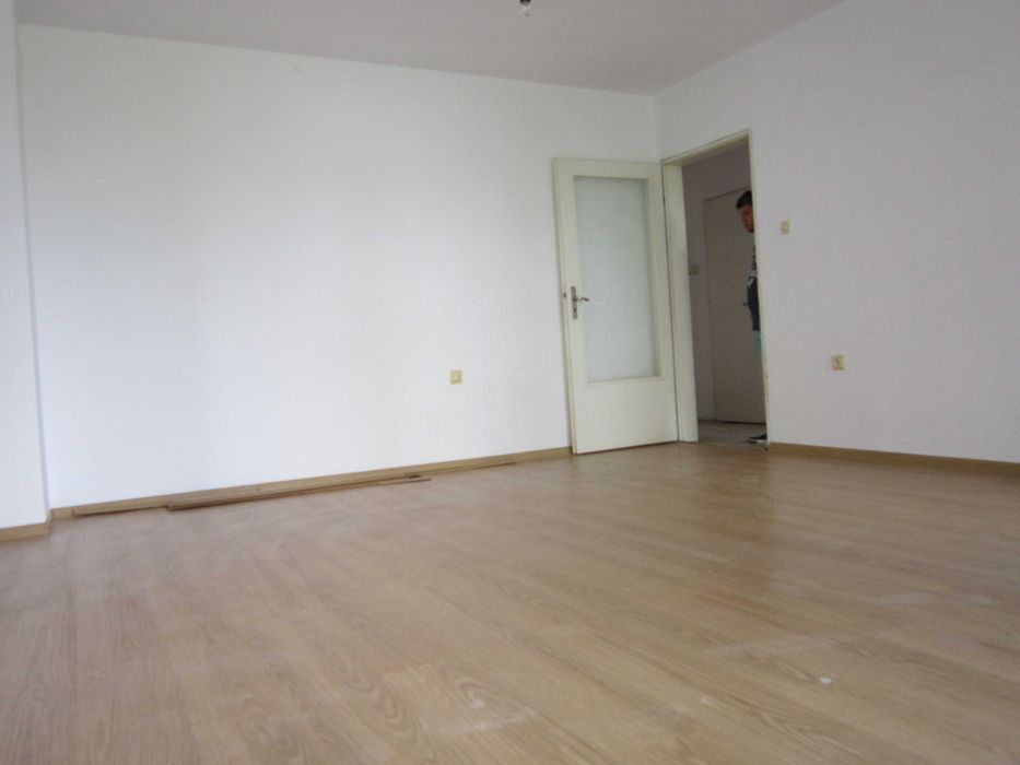 Дава се под наем Тристаен апартамент в Бургас, Възраждане - 120 кв.м за 250 € - Снимка #12