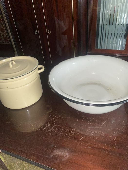 Тазы большие эмалированные