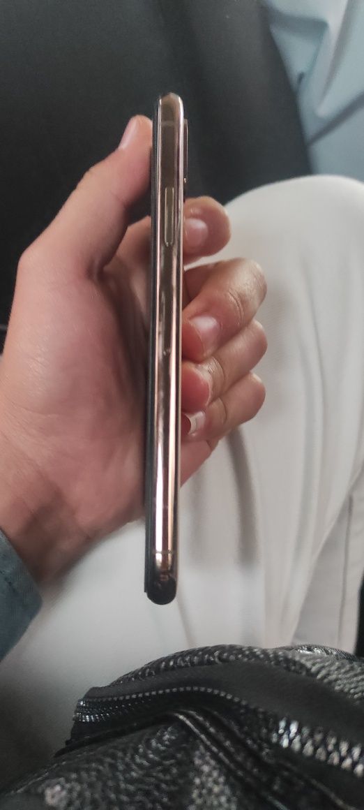 Iphone Xs  sotiladi