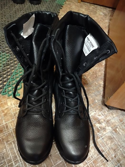 Продам берцы мужские 42 размер