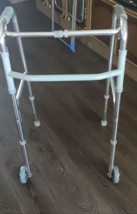 Продам новые ходунки для пожилых людей