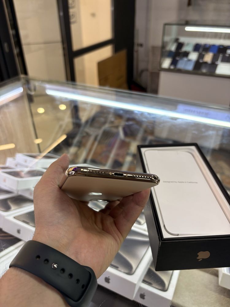 iPhone 11 Pro Max 64 gb gold
