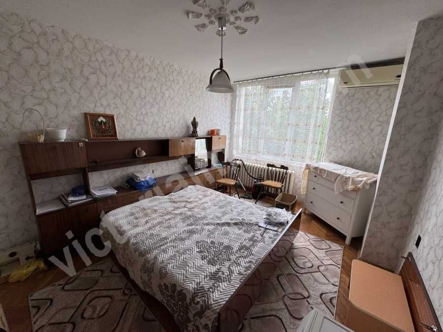Тристаен апартамент в кв. Колю Фичето