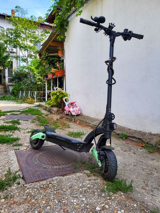 Trotineta electrica Cyberbot SR plus 50 km/h autonomie max 60km