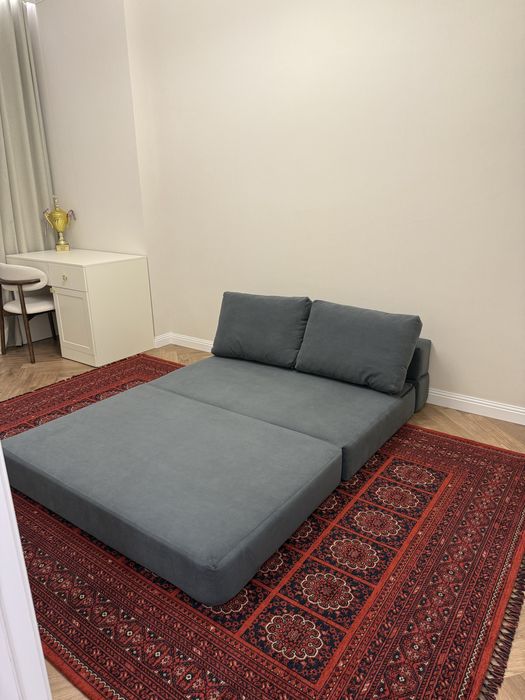 Раскладной бескаркасный диван