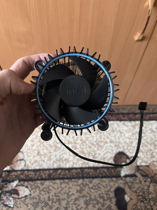 Продам Кулер Intel Laminar RM1.