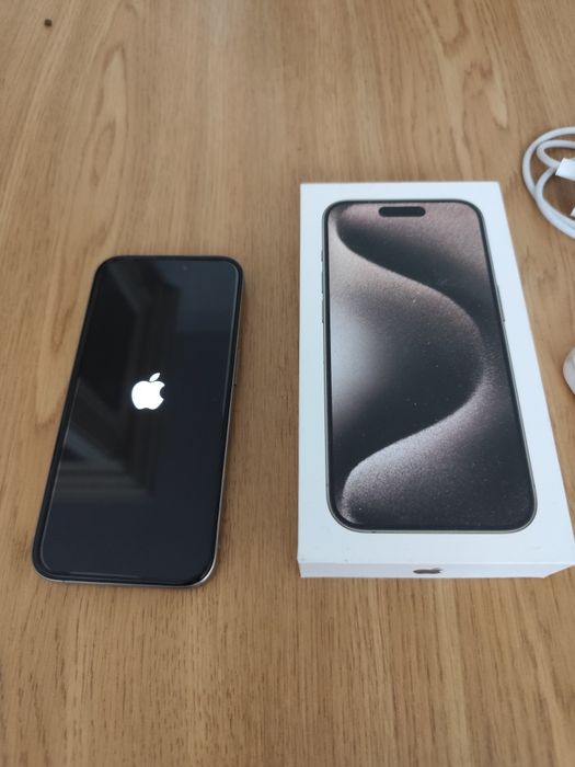iPhone 15 pro 256 gb 89% battery