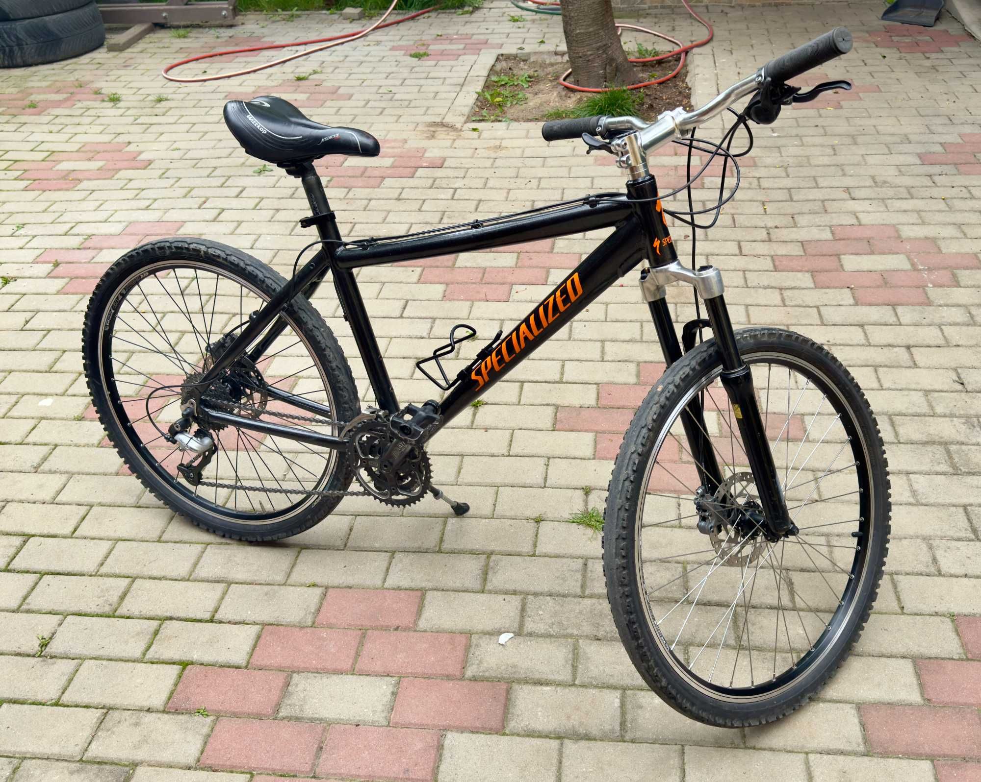Bicicleta MTB 26" 3x9 viteze, frane hidraulice disc, echipare Shimano