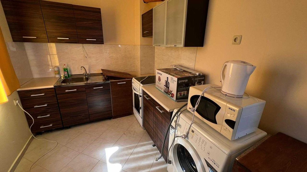 Продава се Къща в с. Гюльовца, Област Бургас - 161 кв.м за 1609 €/кв.м - Снимка #5