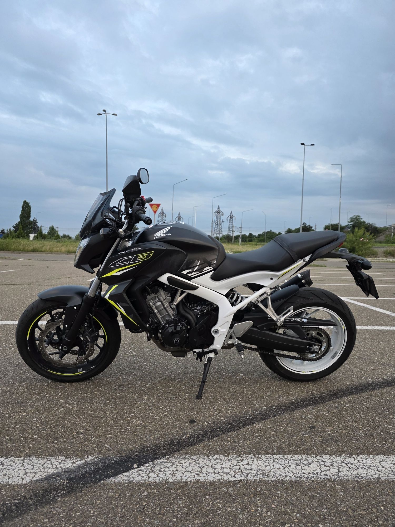 Vand CB650F limitata A2
