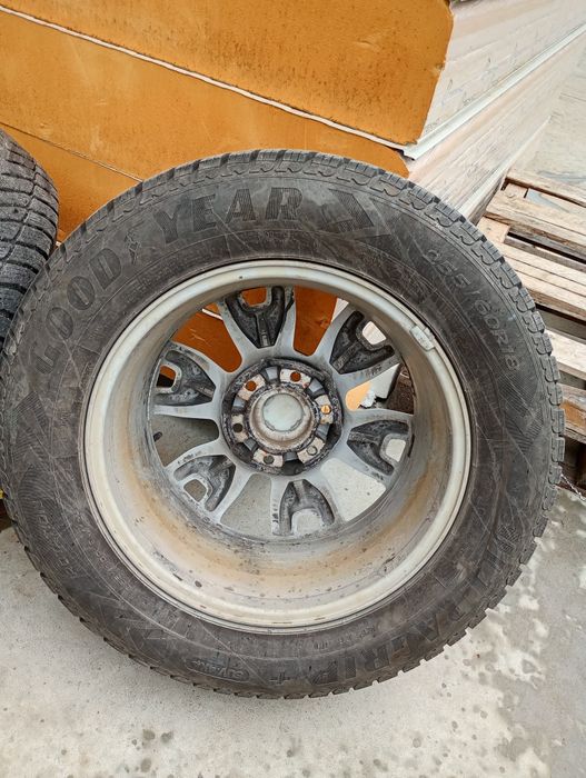 Гуми с джанти 255 60 R18