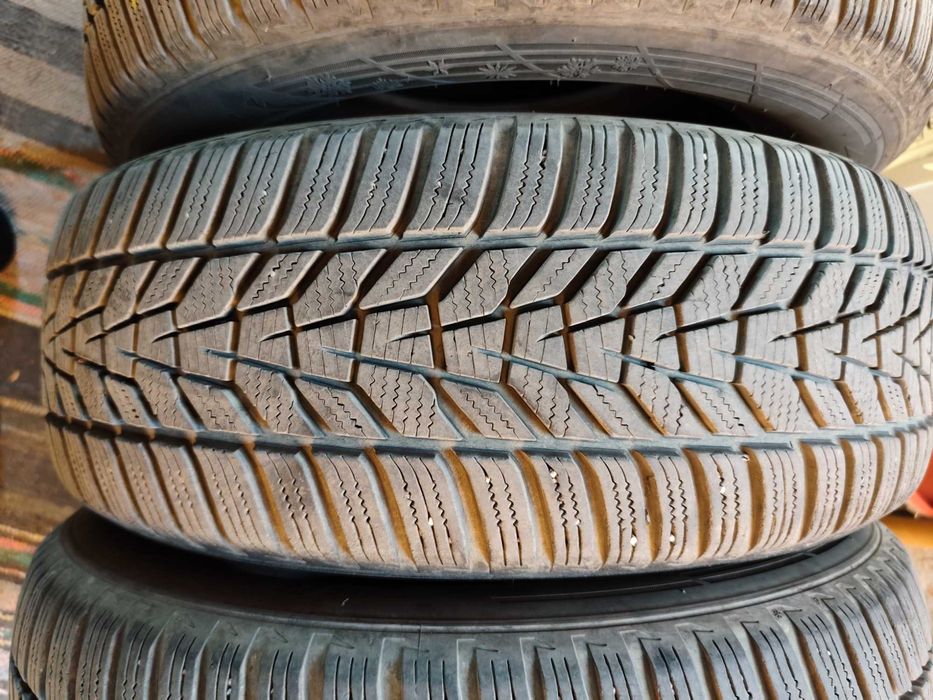 Зимни Гуми Hankook iCept Evo 3, 225/60/17, dot 2020, много запазени