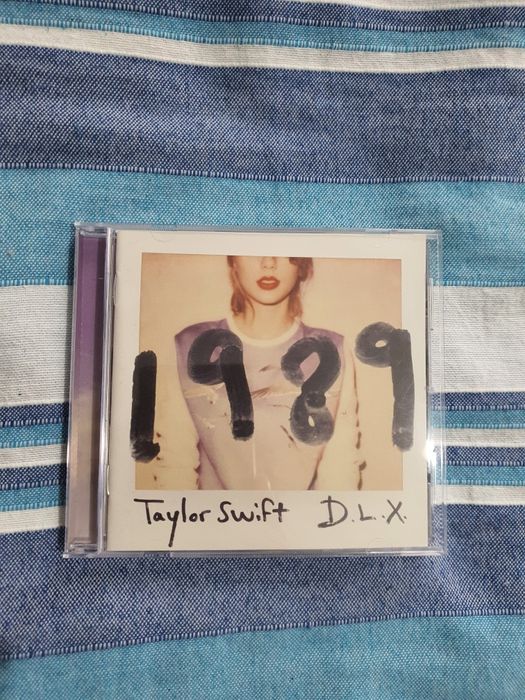 Taylor Swfit - 1989 Deluxe CD + exclusive polaroid set