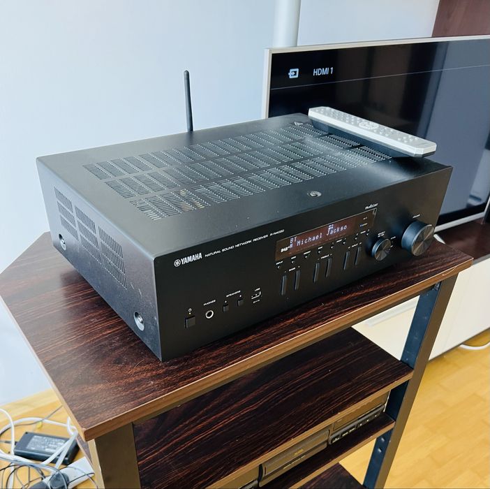 Receiver Stereo Yamaha R-N402D 100W Bluetooth