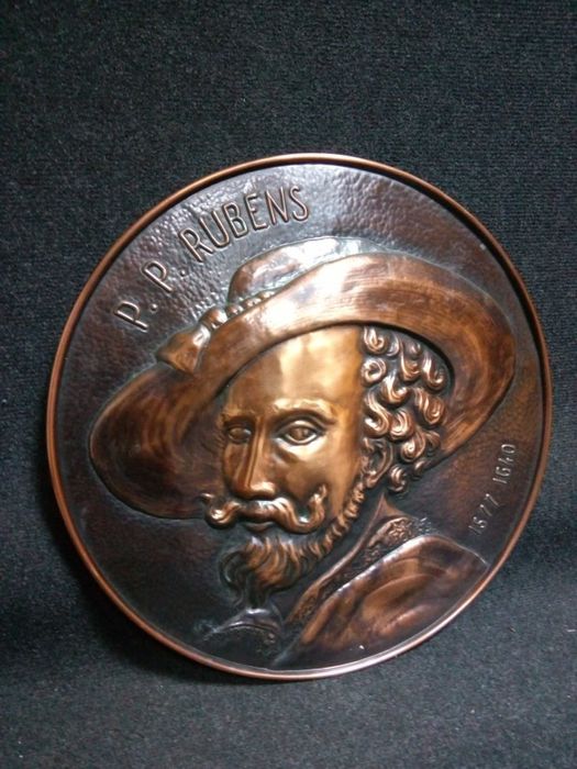 Basorelief panoplie de perete din cupru piesa cu o lucrătură de o foar