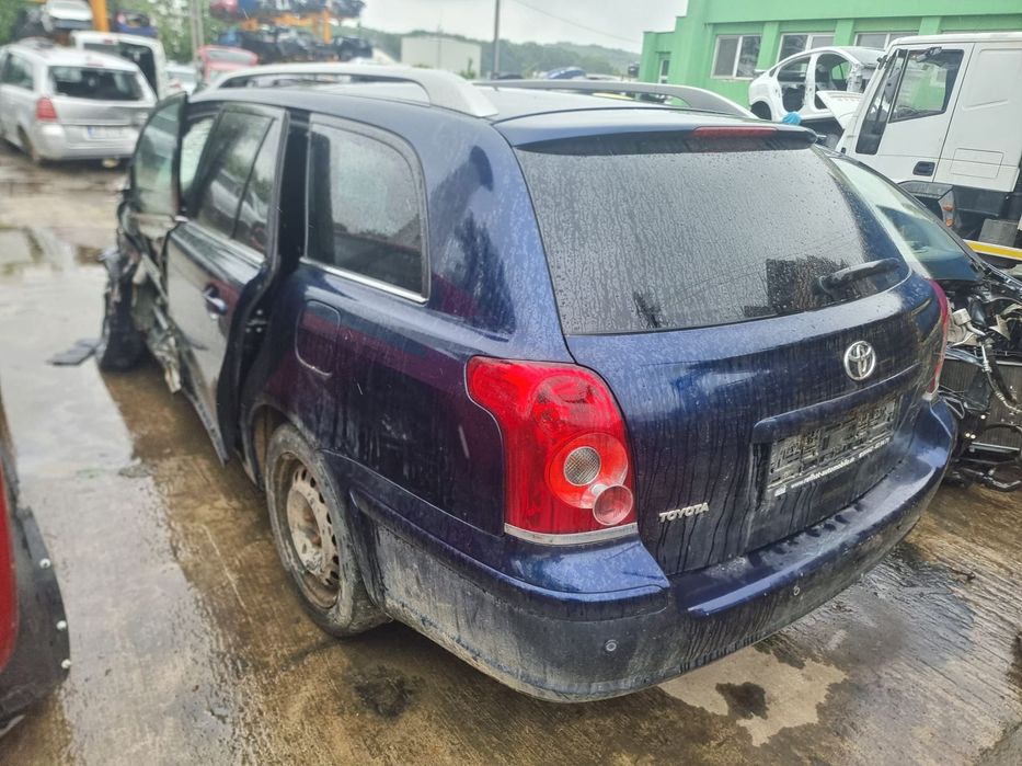 Amortizor stanga fata 2.2 d-cat 2AD-FHV Toyota Avensis 2 T25 [facelif