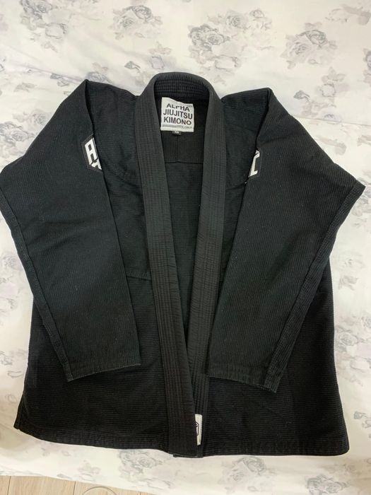 Продам кимоно для джиуджитсу