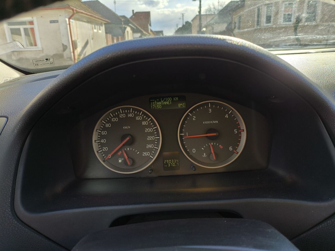 Volvo V50   2.0D