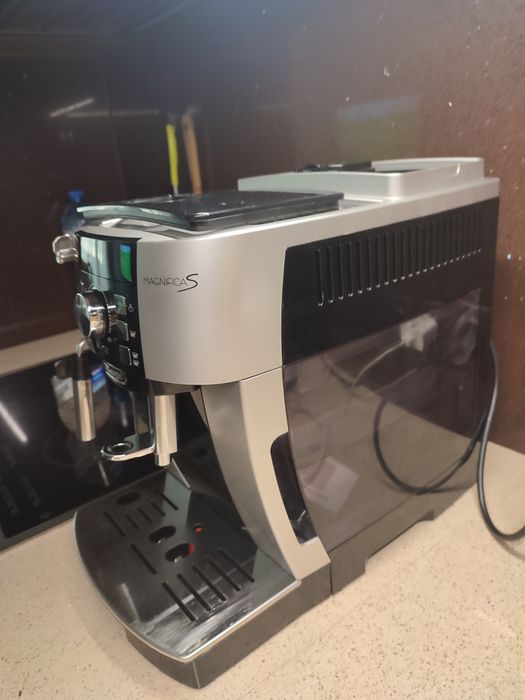 Кафе машина "Delonghi"Magnifika S,,