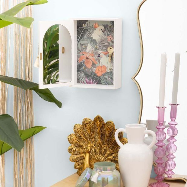 Кутия за ключове с огледало