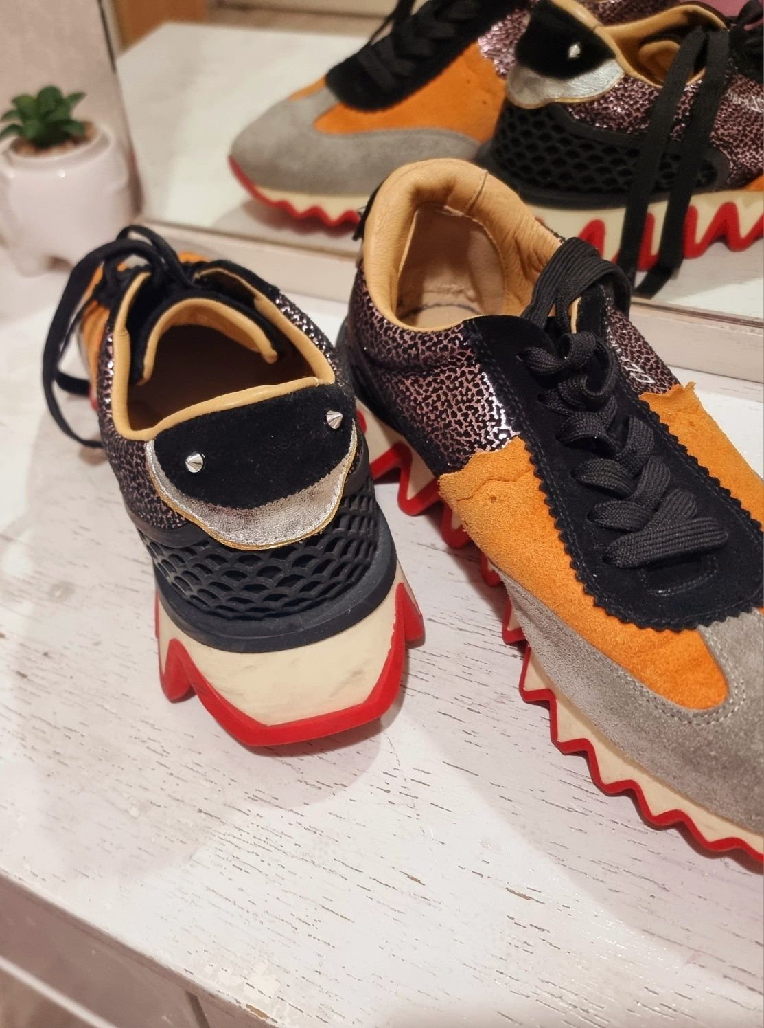 Мъжки обувки christian louboutin Неразличими от нови Не са реплика 100
