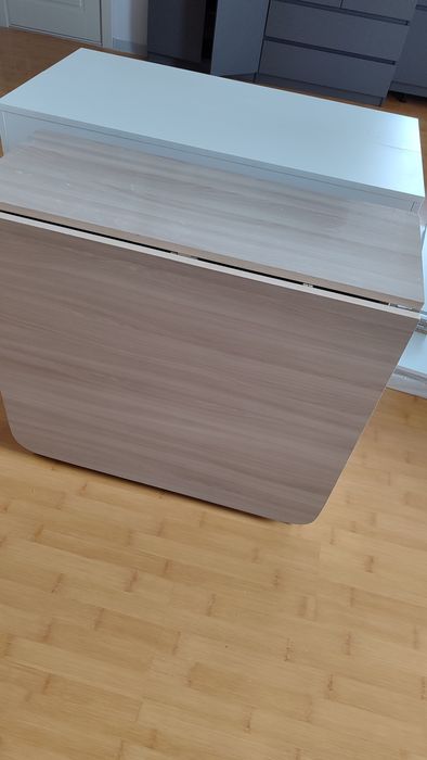 Столы книжка 2 шт продам