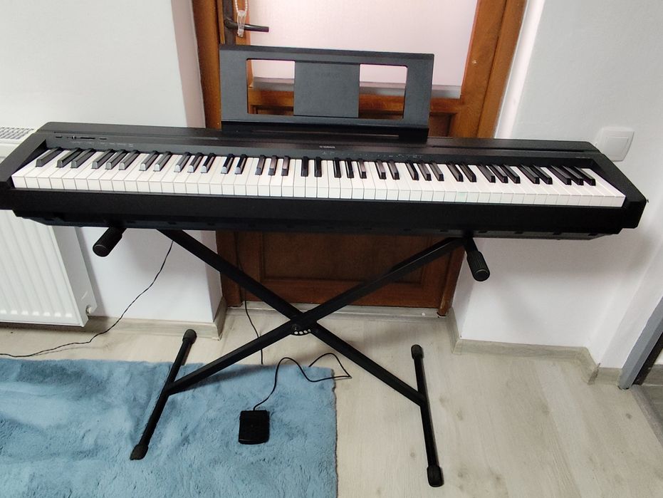 YAMAHA P45 - pian digital / pianina