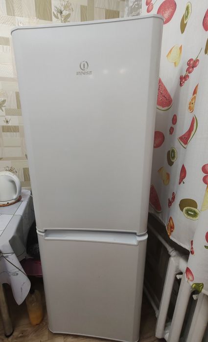 Продам холодильник