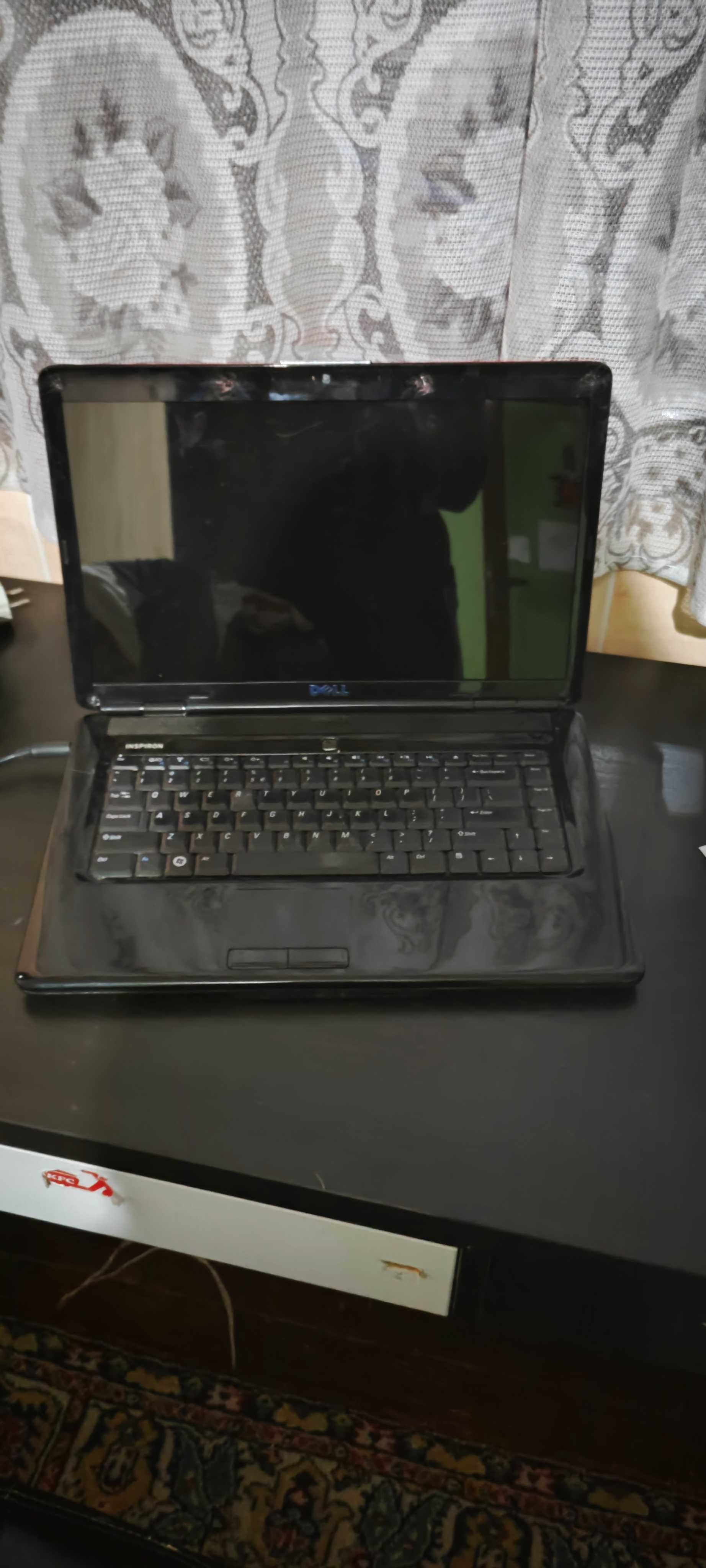 Лаптоп DELL Inspirion