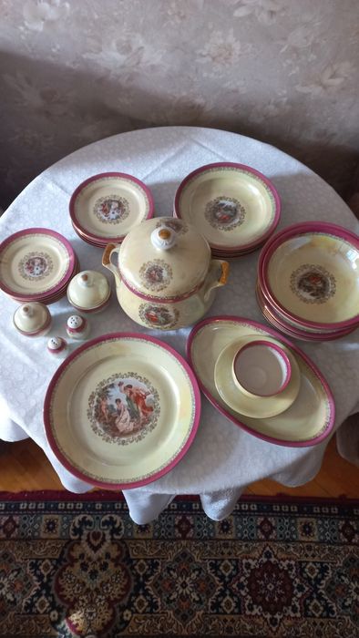 Сервиз столовый "Мадонна" сервантное хранение, производство ГДР