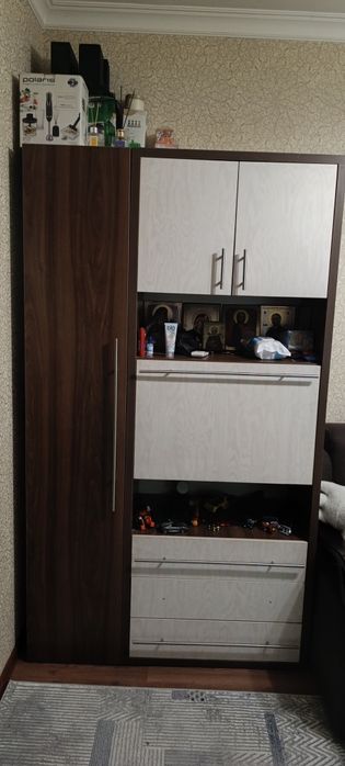 Срочно!Продается вместительный шкаф