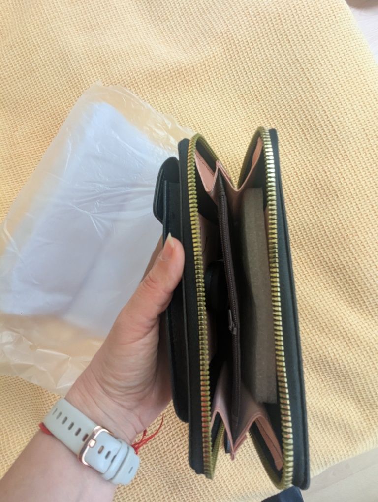 Продавам портмоне черно