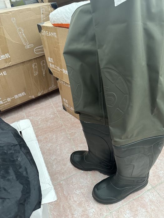 Продаются сапоги рыбацкие.