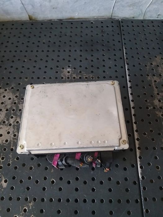 Ecu calculator motor 2.5 tdi vw passat b5 b5.5 3b0907401 0281001938