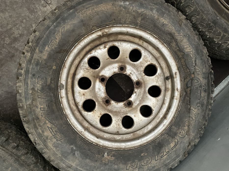 Jante Suzuki Samurai vitara jimy jante cu anvelope
