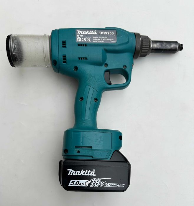 Makita DRV250 - Безчетков акумулаторна нитачка като нова!
