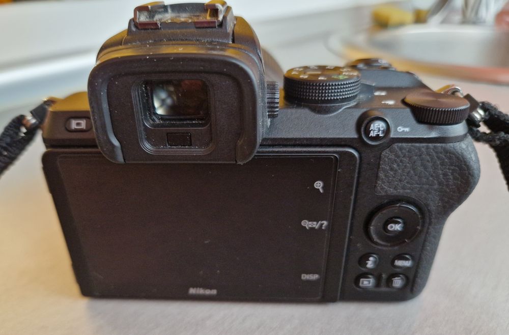 фотоапарат Nikon Z50 + обектив Nikon NIKKOR Z 18-140 mm f/3.5-6.3 DX