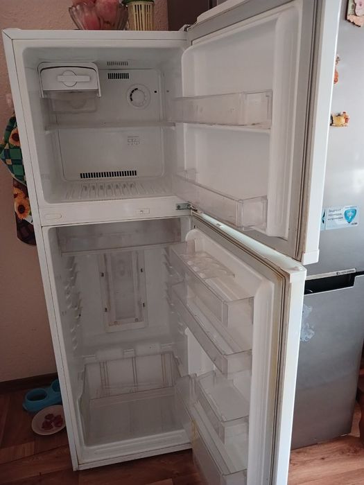 Продаю холодильник