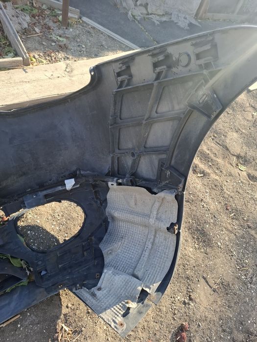 Бампер задний под восстановление.