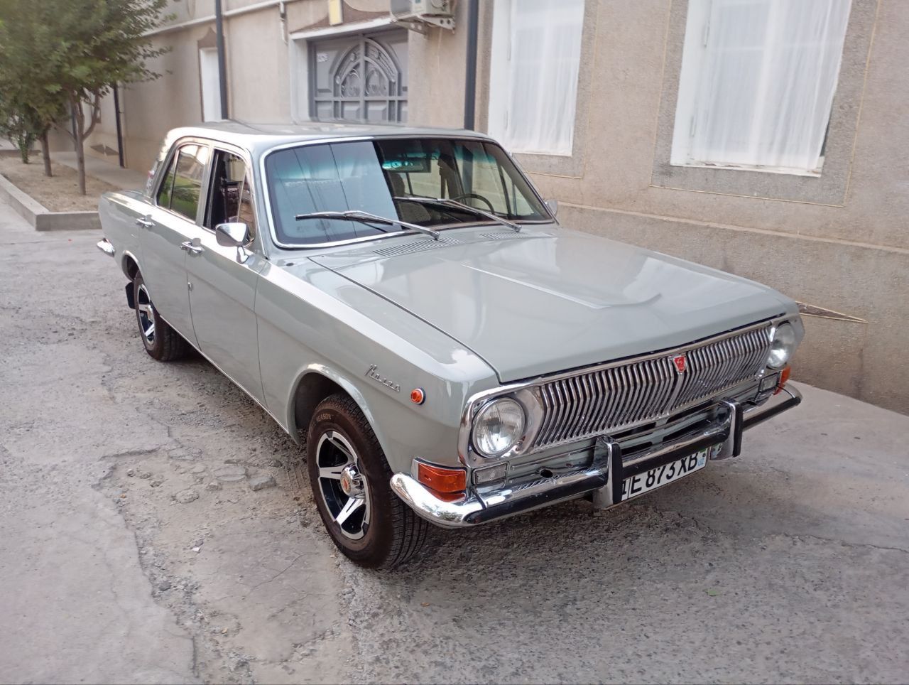 Gaz 2401 sotiladi