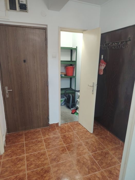 Eroii Revoluției langa metrou, decomandat,mobilat,utilat 370 de euro