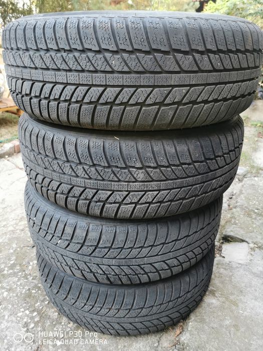 Jante cu anvelope iarna 215x65-16,distanta 5x114,3