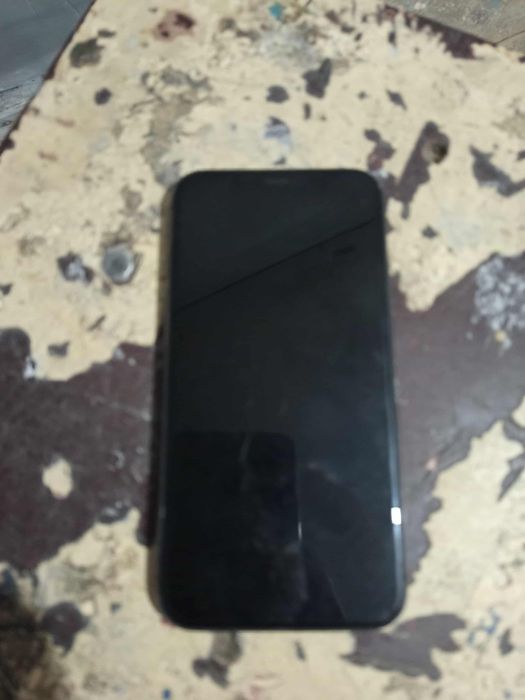 Iphone 11 spart pe spate viata baterie 100%