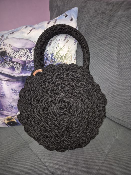 Дамска чанта -ръчно плетена